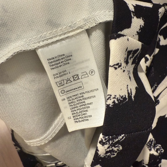 H&M Black and Cream Patterned Midi Dress - Picture 8 of 8